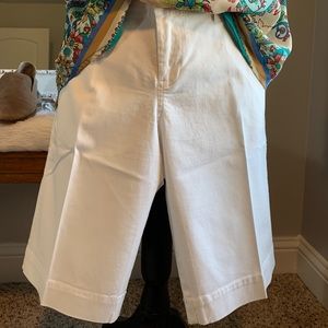 Old Navy Favorite Khakis Bermuda Shorts Size 4